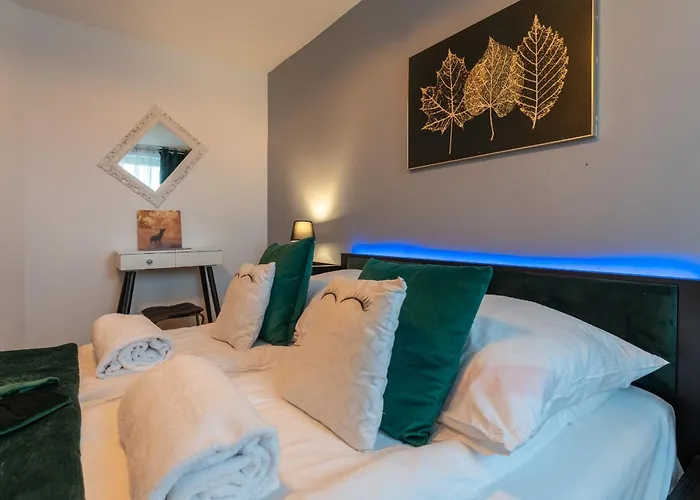 Ratuszove - Dwie Osobne Sypialnie, W Rynku - By Everslow * Jelení Hora